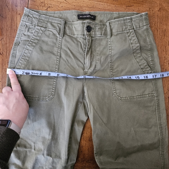 Banana Republic Olive Green Casual Pants Capri Cropped Rolled Neutral Solid - Picture 12 of 13